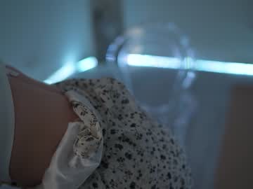 webcam girl floret_joy live cam image #7534283