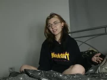 webcam girl lizzyylovesick live cam image #10582821