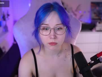 webcam girl blue_mooncat live cam image #9691825