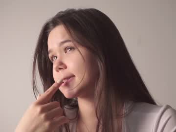 webcam girl helenmoors live cam image #5470168