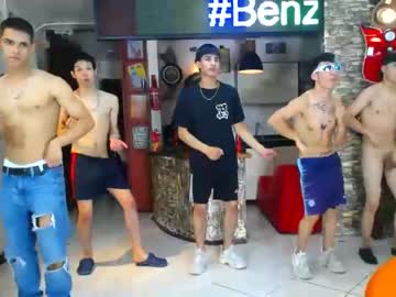 webcam man benztwinks live cam image #9309886
