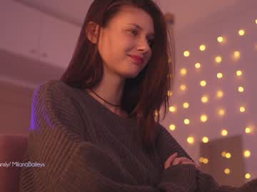 webcam girl milanabaileys live cam image #8120202