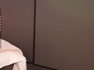 webcam girl lau__1 live cam image #10297810