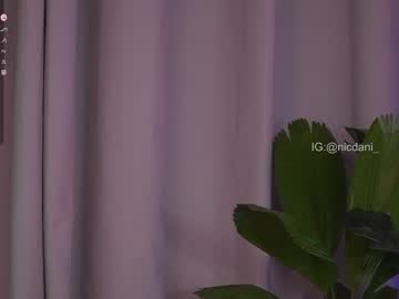 webcam girl nicdani_1 live cam image #11501322
