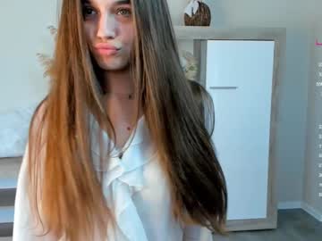 webcam girl whitneyfarro live cam image #9939022