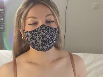 webcam girl blondehottiek live cam image #8146198