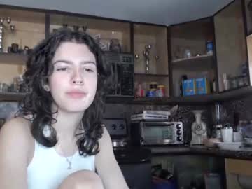 webcam girl frenchava live cam image #6217700