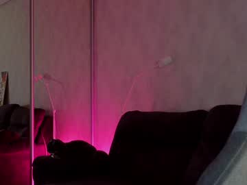 webcam girl tia__moon live cam image #12409517