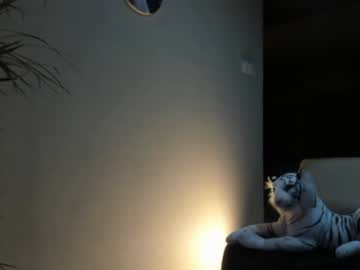 webcam girl sofiaandwonderland live cam image #3393074
