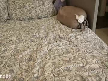 webcam girl bestblondiiecb live cam image #12999628