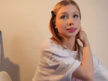 webcam girl april_blush live cam image #12999164