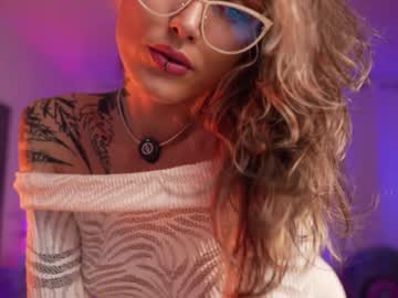 webcam girl informal_ live cam image #12782753