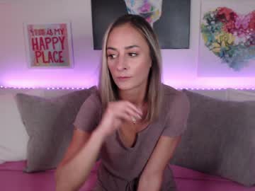 webcam girl holihurricane live cam image #12319386