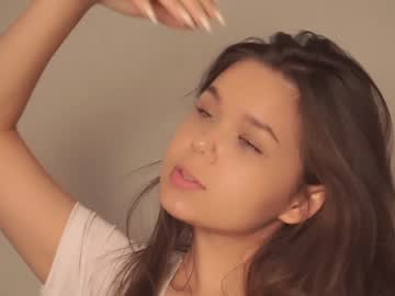 webcam girl helenmoors live cam image #5509357