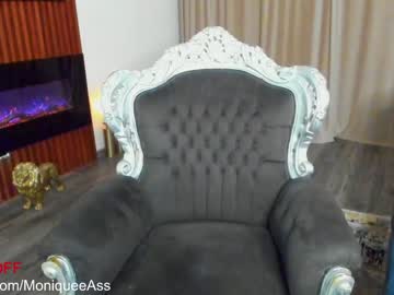 webcam girl moniqueeass live cam image #4493740