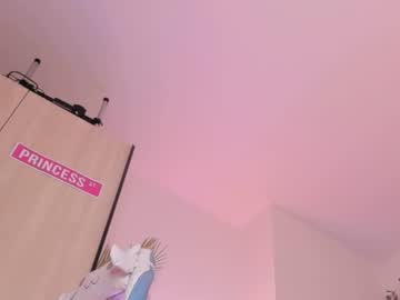 webcam girl lil_mayaa live cam image #10246203