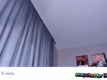 webcam girl vivian_qwerty live cam image #12414940