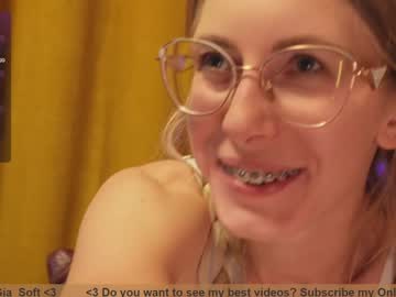 webcam girl girl_i_am live cam image #9683512