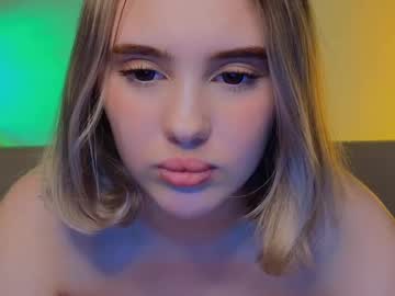 webcam girl angella_kleee live cam image #10755111