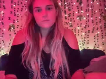webcam girl bananascoconutz live cam image #7147256
