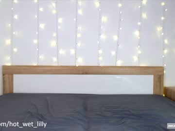 webcam girl hot_wet_lilly live cam image #5786075