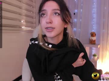 webcam girl maxinegh_ live cam image #1686126