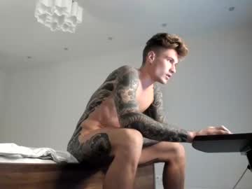 webcam man anotherguyonyourscreen live cam image #116017