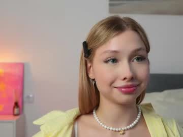 webcam girl april_blush live cam image #12988154