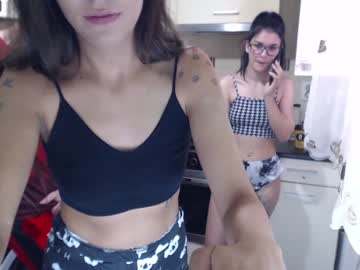 webcam couple maya_and_guests live cam image #6078775