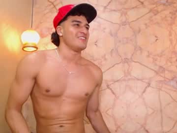 webcam man andrew_strong live cam image #6113782