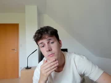 webcam man justanormaldick69 live cam image #10268278