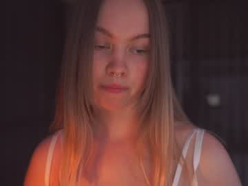 webcam girl bibi_it_is live cam image #6746892