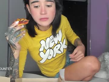 webcam girl lonelly_lolly98 live cam image #8658131