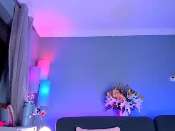 webcam girl littlee33 live cam image #8712088