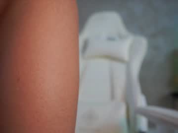 webcam girl xoxo_emma live cam image #3089202
