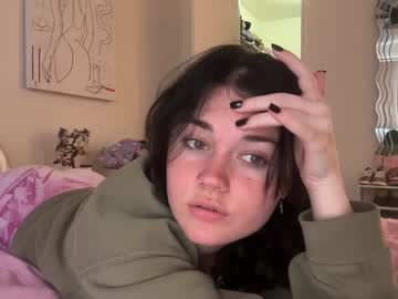 webcam girl queencassidyy live cam image #8889559