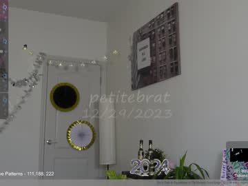 webcam girl petitebrat live cam image #8081908