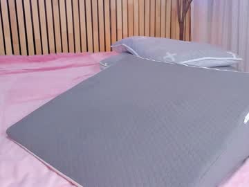 webcam girl little_effy18 live cam image #8285780