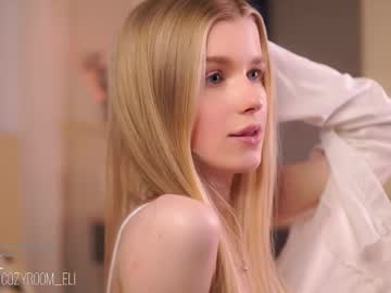 webcam girl brave_journey live cam image #12693549