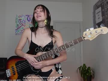 webcam girl petitebrat live cam image #9522979