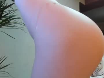 webcam girl sofiaandwonderland live cam image #3289321
