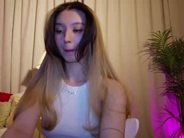 webcam girl sarasuo live cam image #12217790