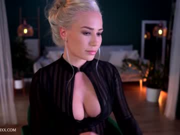 webcam girl provocatrixx live cam image #3889348