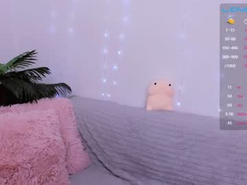 webcam girl emmika_ live cam image #315103