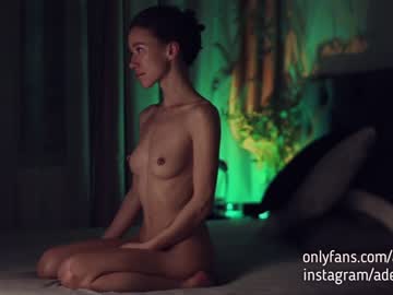 webcam girl adelelove live cam image #1219172