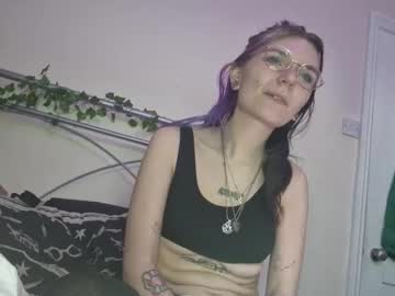webcam girl lizzyylovesick live cam image #9550515