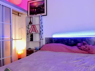 webcam girl l0ve_sh0w live cam image #7965988