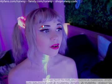webcam girl runesy live cam image #10190051