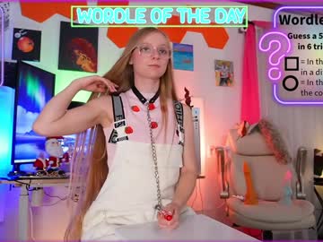 webcam girl emmasky69 live cam image #11260635