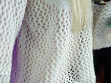 webcam girl bestblondiiecb live cam image #5196638